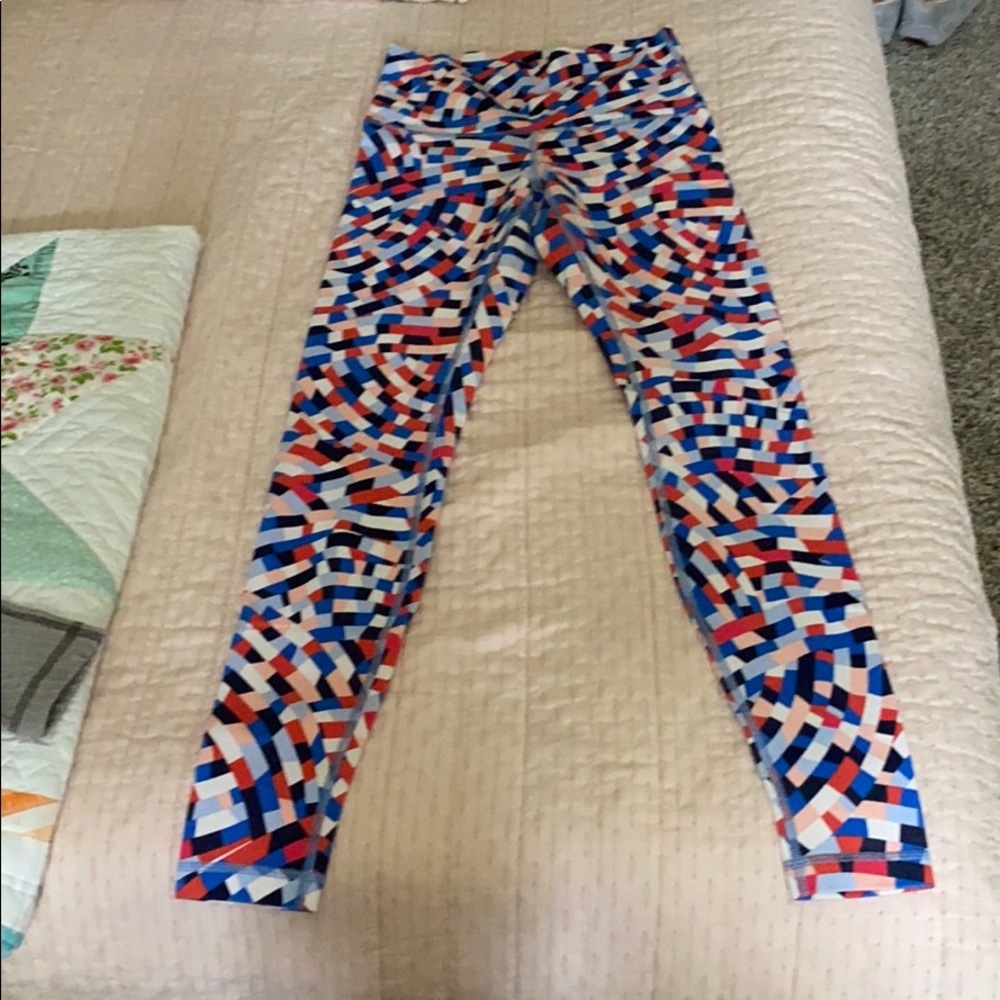 Fun patterned lululemon leggings!